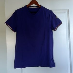 Men’s v neck Moncler Maglia tee shirt in purple. Hardly worn like new
